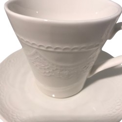 Porcelanowa filiżanka ze spodkiem do kawy i herbaty biała KORONKA