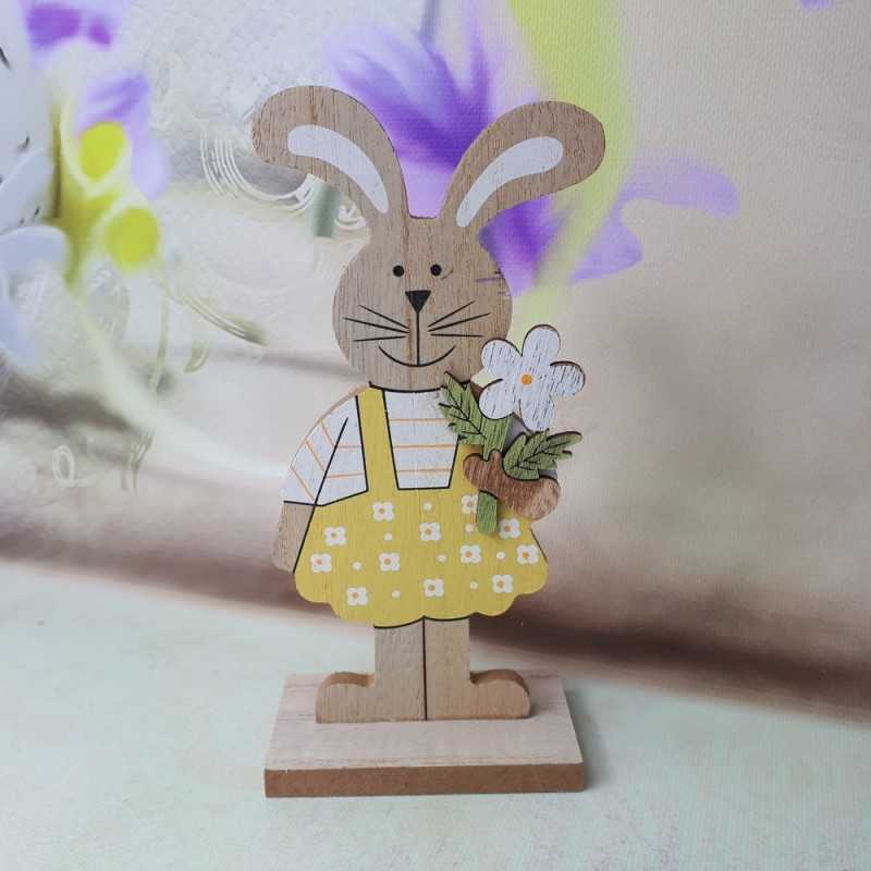 Wielkanocne dekoracje królik drewniany zając z kwiatkiem 19 cm