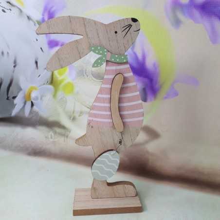 Wielkanocne dekoracje figurka drewniany zając z jajkiem 25 cm