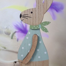 Wielkanocne dekoracje figurka drewniany zając z marchewką 29 cm