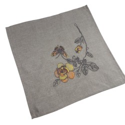 Szara serwetka haftowana kwadrat 40x40 RÓŻA MOTYLE, zdjęcie 4