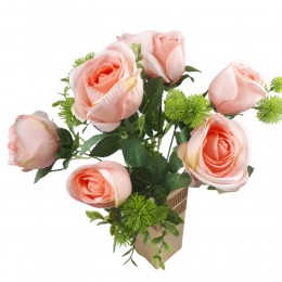 Bukiet sztucznych róż jasnoróżowych z dodatkami / 7 róż sztucznych