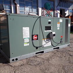 Instalacja chłodnicza marka Rheem typ SKKA-A036 NL07E