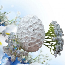Figurka ozdoba jajko wielkanocne białe kwiatki z brokatem