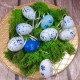 Biało niebieskie jajka plastikowe nakrapiane z zawieszką 9 sztuk