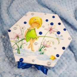 Kasetka drewniana szkatułka dla dziewczynki decoupage